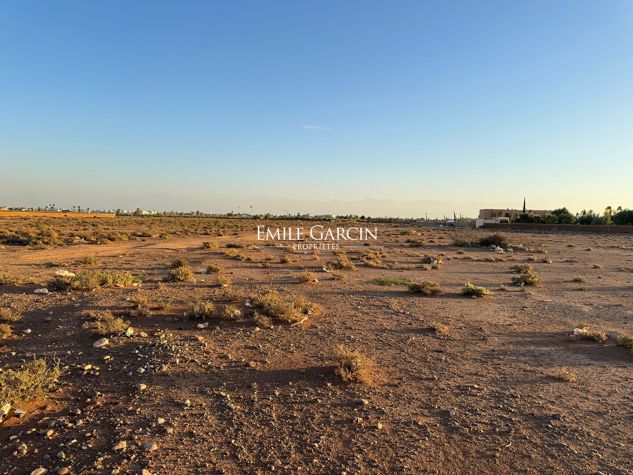 Land for sale a few minutes from the city centre - Emile Garcin Maroc - Image 1