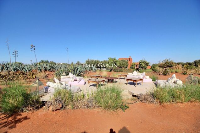À vendre propriété contemporaine sur la route d'Amizmiz à Marrakech - Emile Garcin Maroc - Image 15