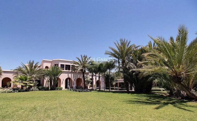 PROPERTY FOR SALE IN THE PALMERAIE DISTRICT OF MARRAKECH - Emile Garcin Maroc - Image 2