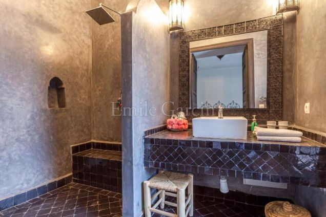 Riad à louer dans la médina de Marrakech - Emile Garcin Maroc - Image 11