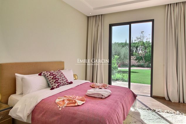 Jolie propriété contemporaine à louer à 20 minutes de Marrakech dans un domaine privé et sécurisé - Emile Garcin Maroc - Image 6