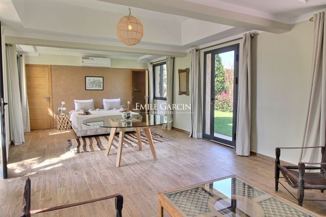 Jolie propriété contemporaine à louer à 20 minutes de Marrakech dans un domaine privé et sécurisé - Emile Garcin Maroc - Image 12