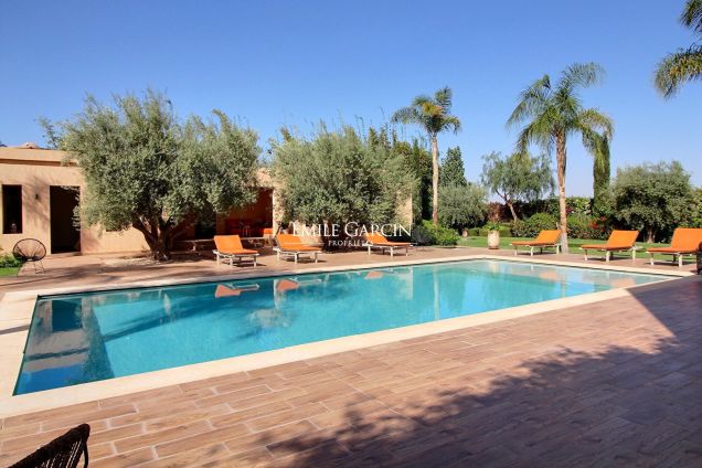 Jolie propriété contemporaine à louer à 20 minutes de Marrakech dans un domaine privé et sécurisé - Emile Garcin Maroc - Image 14