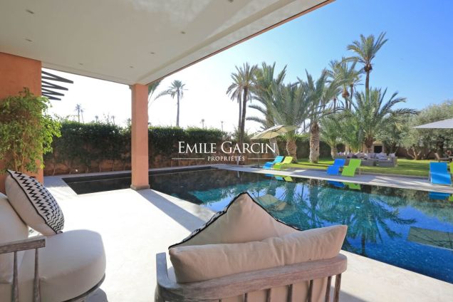 Belle villa contemporaine à louer dans la Palmeraie - Emile Garcin Maroc - Image 3