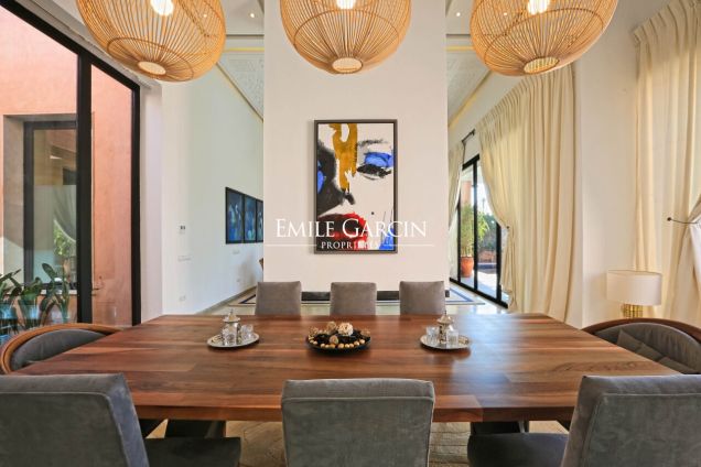 Belle villa contemporaine à louer dans la Palmeraie - Emile Garcin Maroc - Image 4
