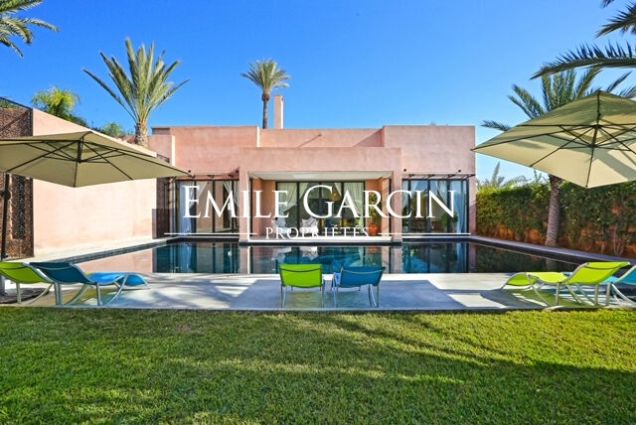 Belle villa contemporaine à louer dans la Palmeraie - Emile Garcin Maroc - Image 9