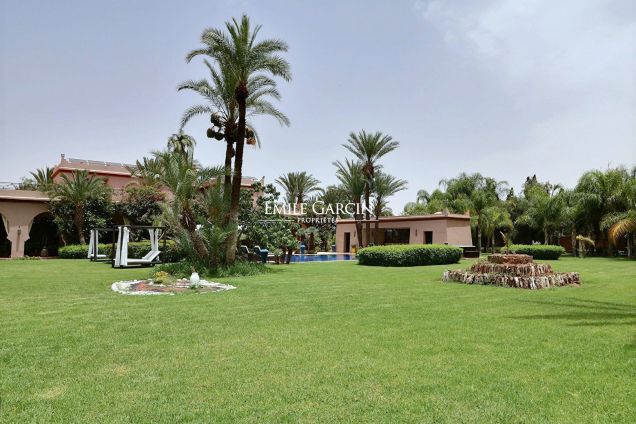 Propriété à louer dans la Palmeraie de Marrakech - Emile Garcin Maroc - Image 12
