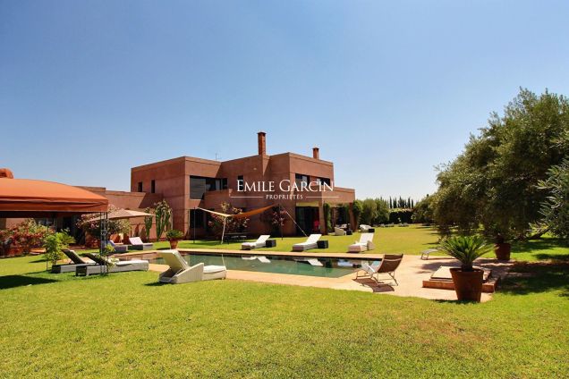 À louer belle propriété contemporaine sur la route d'Asni à Marrakech - Emile Garcin Maroc - Image 1