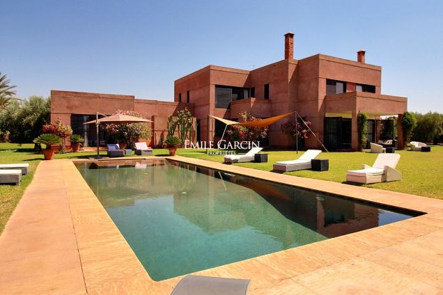 À louer belle propriété contemporaine sur la route d'Asni à Marrakech - Emile Garcin Maroc - Image 2