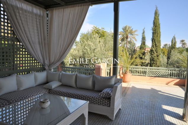 À louer maison au coeur d'un jardin luxuriant dans la Palmeraie de Marrakech - Emile Garcin Maroc - Image 9