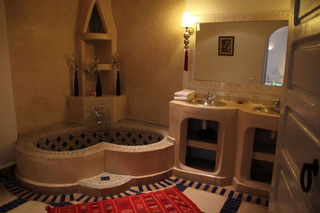 À louer Riad de 8 chambres idéalement situé dans la medina de Marrakech - Emile Garcin Maroc - Image 18