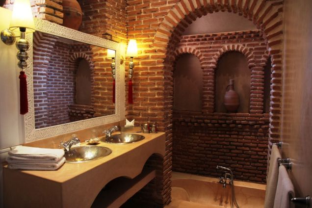 À louer Riad de 8 chambres idéalement situé dans la medina de Marrakech - Emile Garcin Maroc - Image 19
