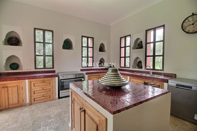 À vendre très jolie villa sur la route d'Amizmiz à Marrakech - Emile Garcin Maroc - Image 5