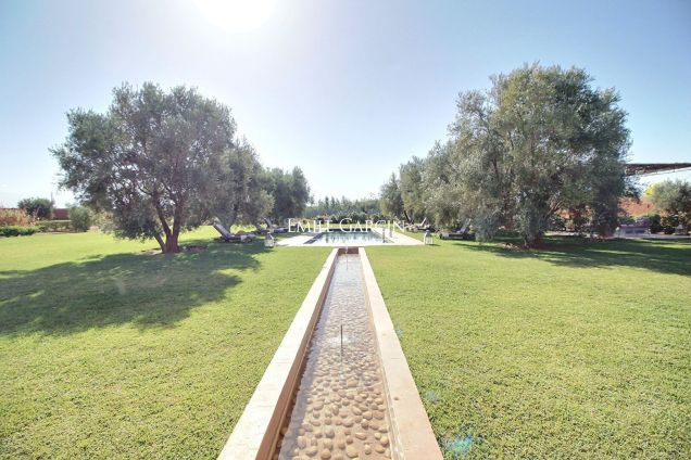 À vendre propriété contemporaine sur la route d'Amizmiz à Marrakech - Emile Garcin Maroc - Image 16