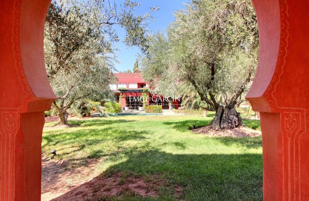 À vendre villa dans le triangle d'or de la palmeraie à Marrakech - Emile Garcin Maroc - Image 13