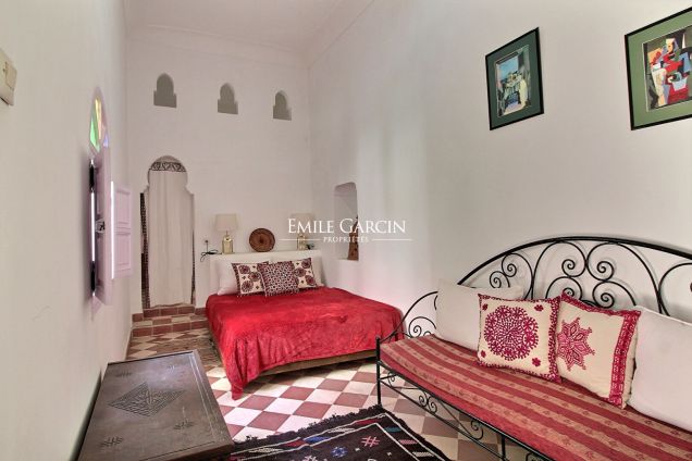 À vendre riad dans le quartier Sidi Benslimane à Marrakech - Emile Garcin Maroc - Image 4