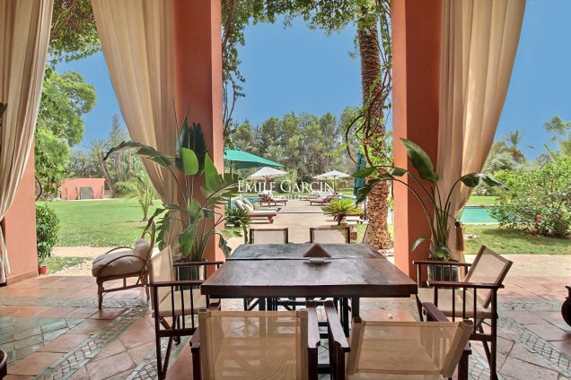À  vendre superbe propriété à la palmeraie de  Marrakech - Emile Garcin Maroc - Image 1