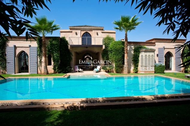 À vendre superbe propriété en front de golf à Marrakech - Emile Garcin Maroc - Image 1