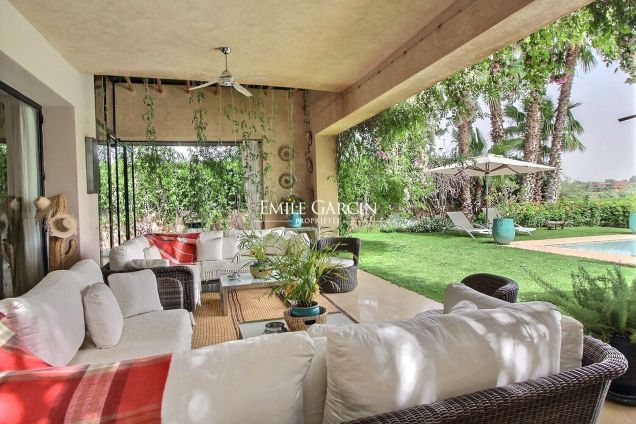 Rare, villa à vendre en front de golf à Marrakech - Emile Garcin Maroc - Image 1