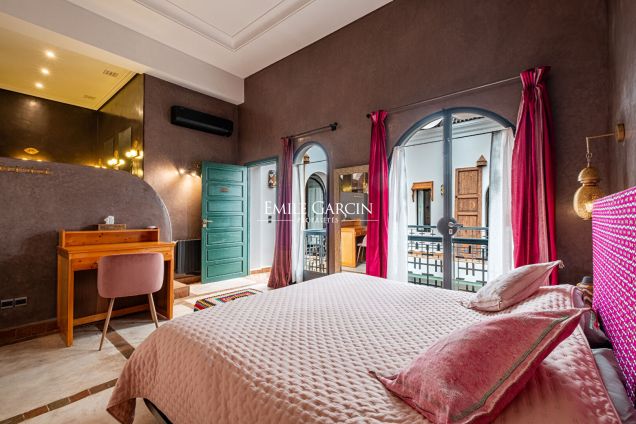 À vendre riad dans le quartier de la Bahia à  Marrakech - Emile Garcin Maroc - Image 14