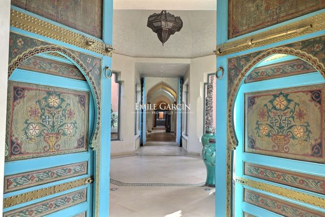 Unique, villa au coeur du triangle d'or de la Palmeraie à Marrakech - Emile Garcin Maroc - Image 3