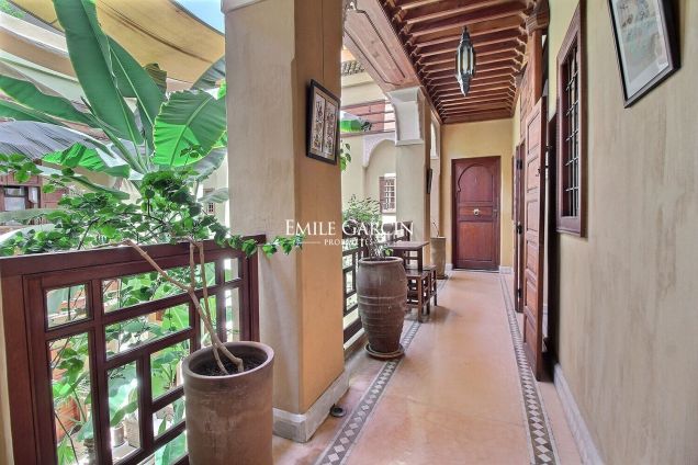 À vendre maison d'hôtes de charme située dans le quartier du Mellah à Marrakech - Emile Garcin Maroc - Image 5