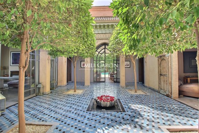 À vendre superbe propriété en front de golf à Marrakech - Emile Garcin Maroc - Image 2