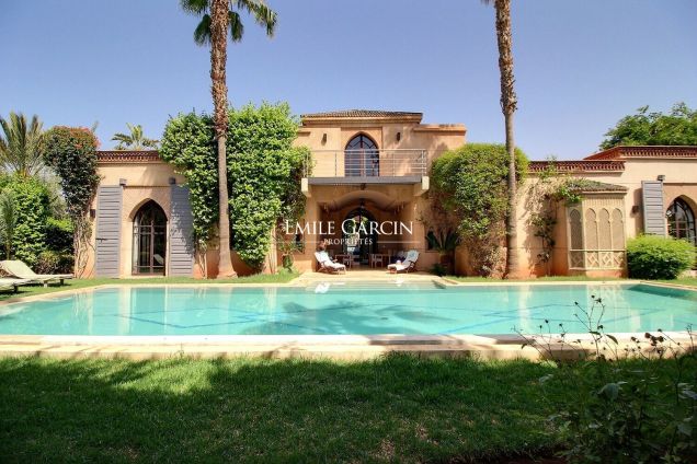 À vendre superbe propriété en front de golf à Marrakech - Emile Garcin Maroc - Image 1