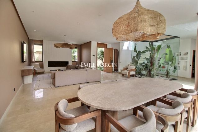 À vendre villa moderne dans un domaine privé sur la route de l'Ourika à Marrakech - Emile Garcin Maroc - Image 2