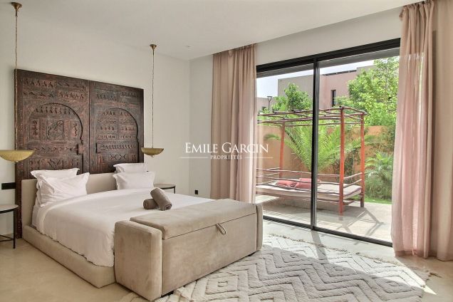 À vendre villa moderne dans un domaine privé sur la route de l'Ourika à Marrakech - Emile Garcin Maroc - Image 3