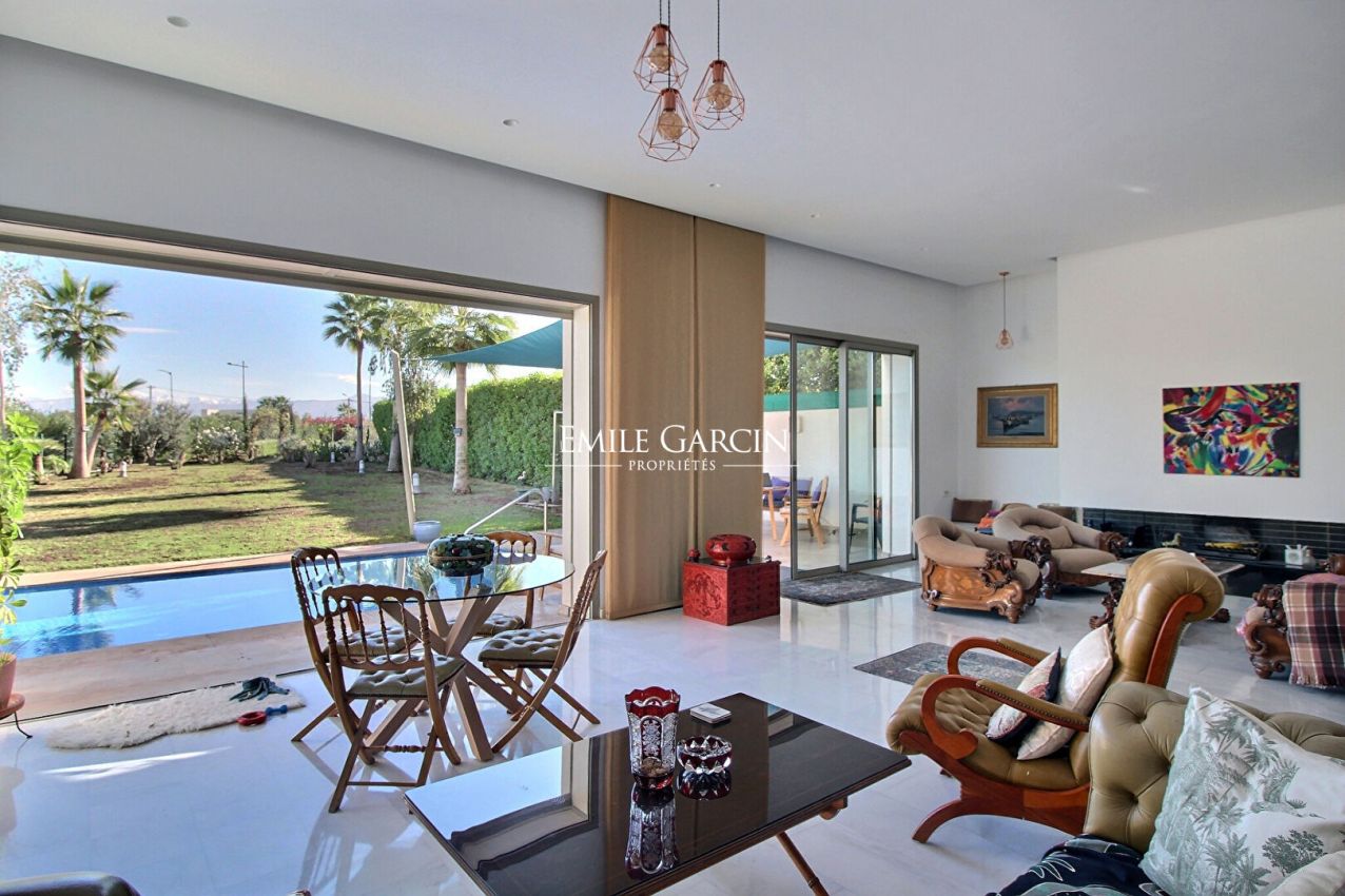 Villa à vendre sur golf proche du centre-ville de Marrakech - Emile Garcin Maroc - Image 1