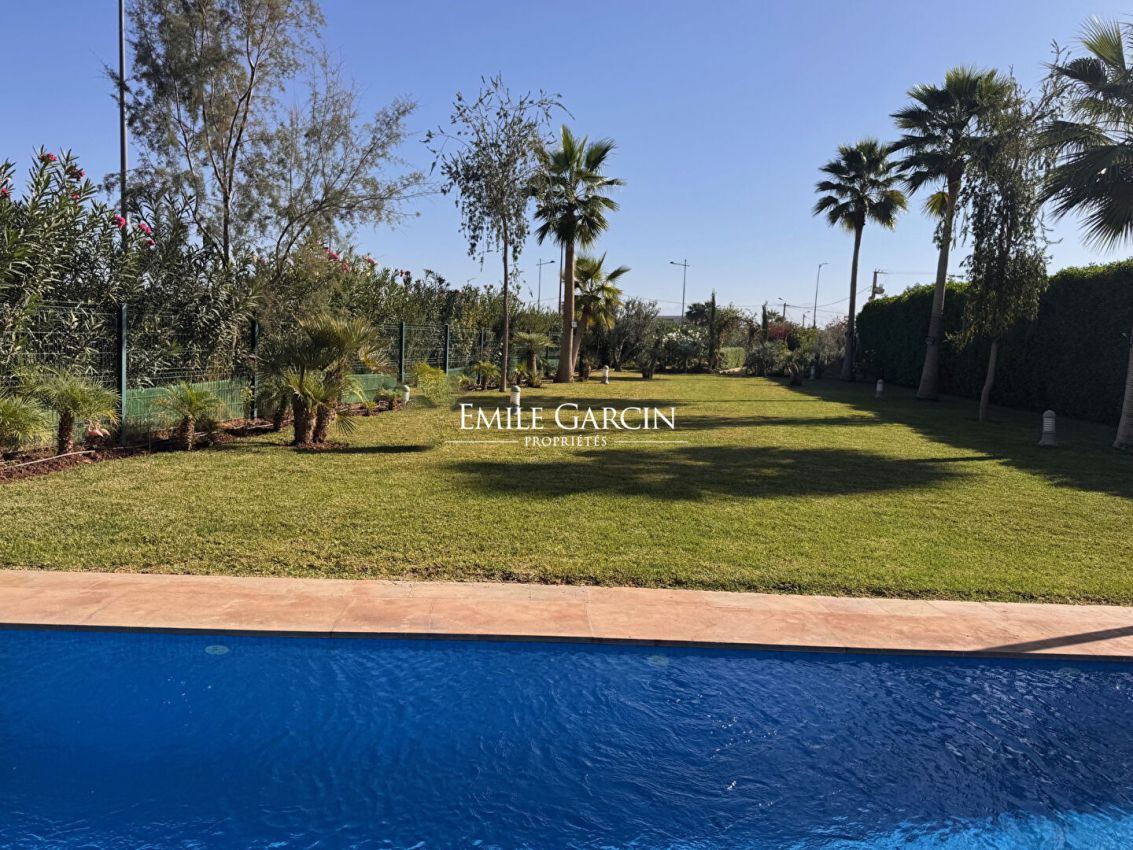 Villa à vendre sur golf proche du centre-ville de Marrakech - Emile Garcin Maroc - Image 3