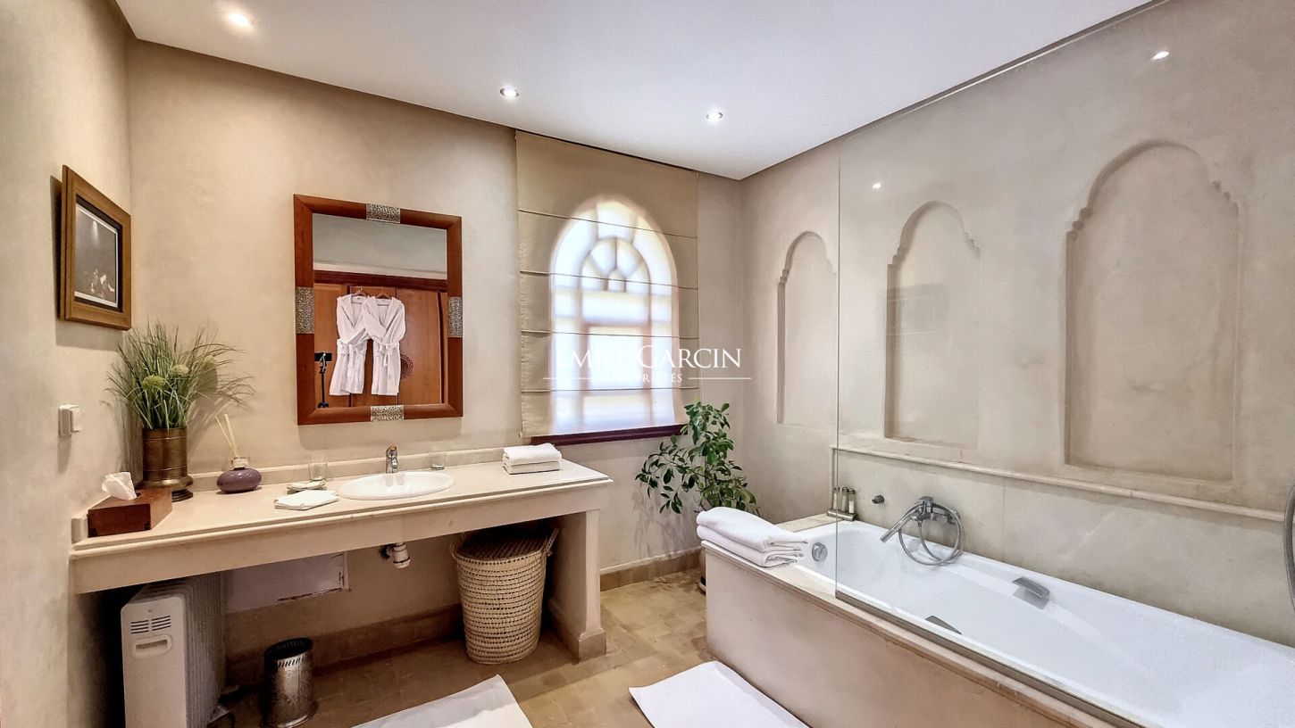 À vendre villa située dans un joli domaine  à 30 minutes du centre de Marrakech - Emile Garcin Maroc - Image 11