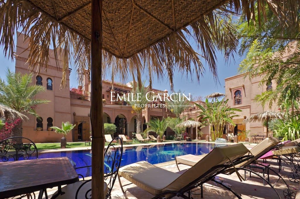 House for sale a few minutes from the centre of Marrakech - Emile Garcin Maroc - Image 1
