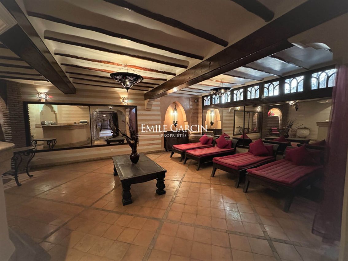 House for sale a few minutes from the centre of Marrakech - Emile Garcin Maroc - Image 8