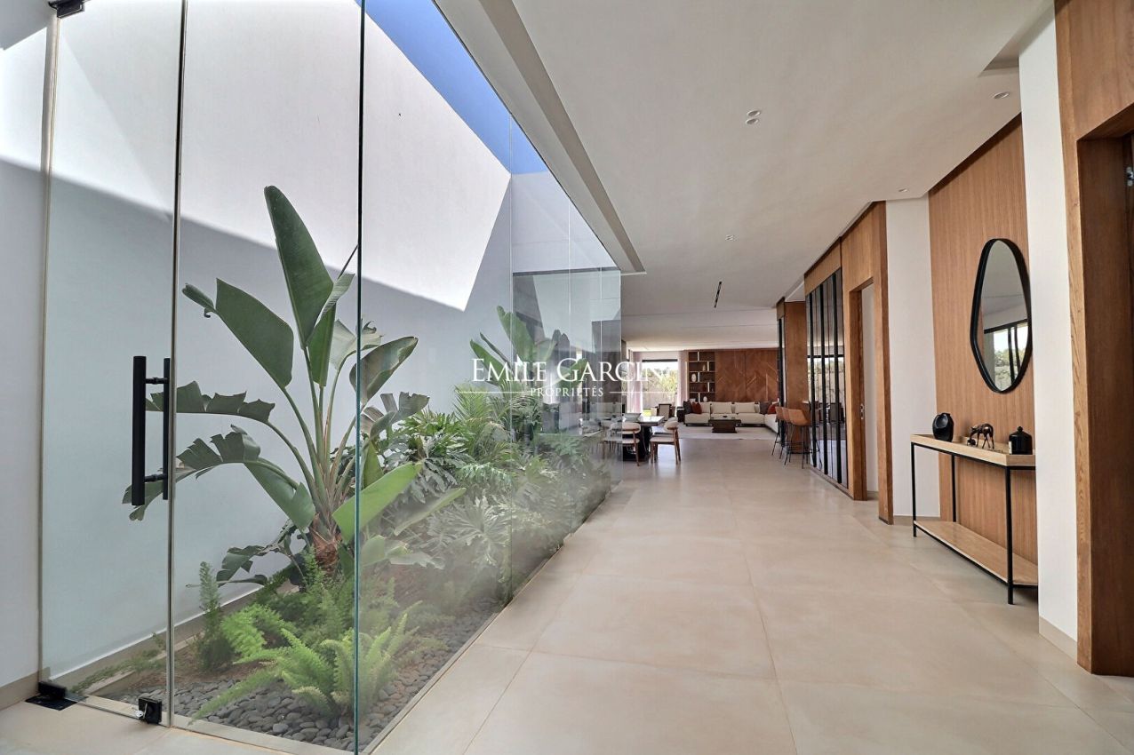 Contemporary villa for sale on a private development near Marrakech - Emile Garcin Maroc - Image 4