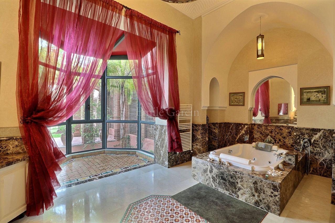Demeure de 3600 m² à vendre dans la Palmeraie de Marrakech - Emile Garcin Maroc - Image 6