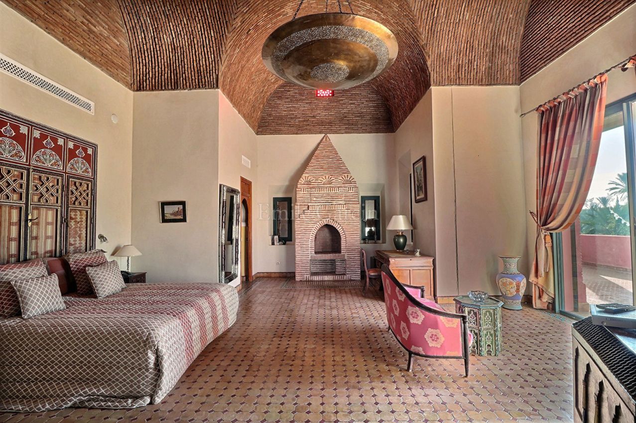 Demeure de 3600 m² à vendre dans la Palmeraie de Marrakech - Emile Garcin Maroc - Image 8