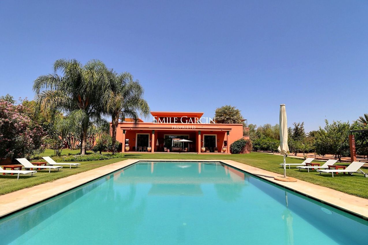 Propriété Art-déco de plain-pied à vendre à 15 minutes du centre de Marrakech - Emile Garcin Maroc - Image 1