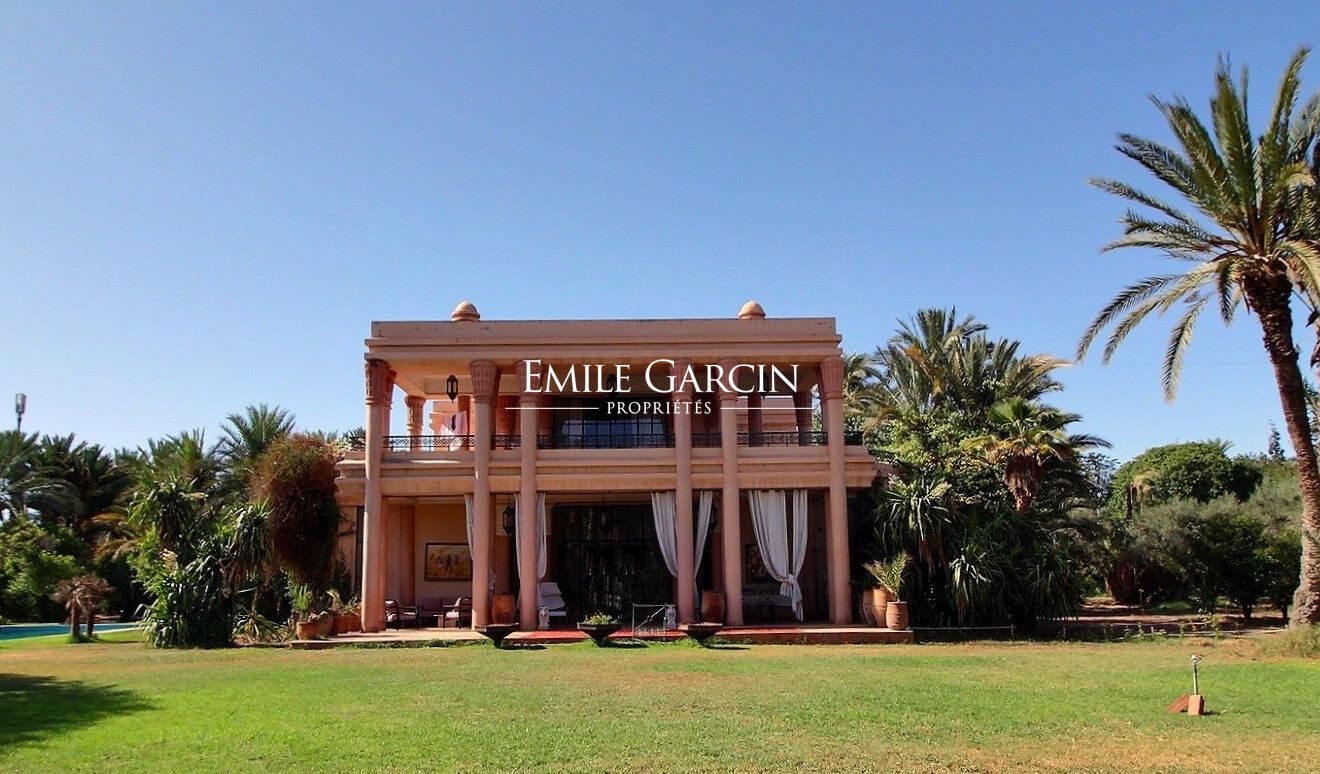 Propriété à vendre, réalisée par l'architecte Bill Willis en plein coeur de la Palmeraie à Marrakech. - Emile Garcin Maroc - Image 1