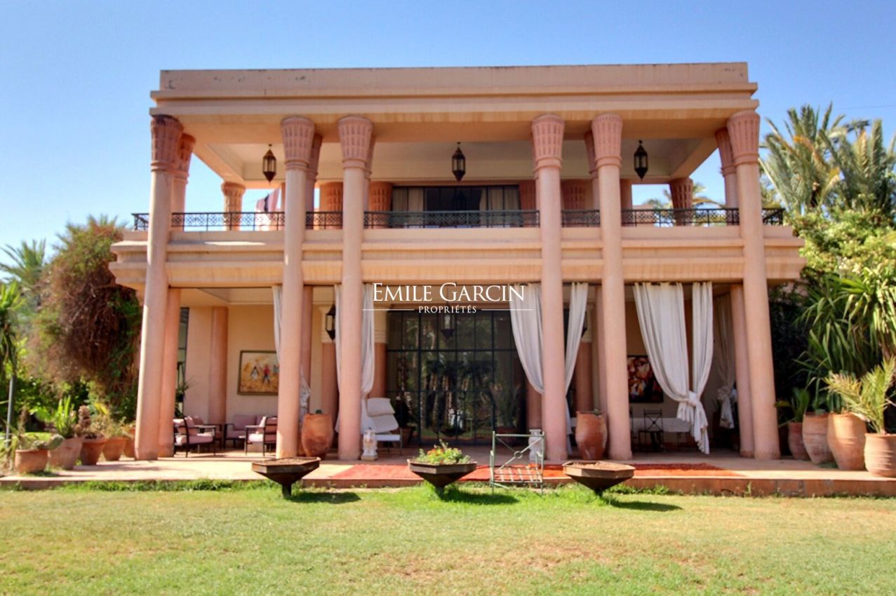 Propriété à vendre, réalisée par l'architecte Bill Willis en plein coeur de la Palmeraie à Marrakech. - Emile Garcin Maroc - Image 3