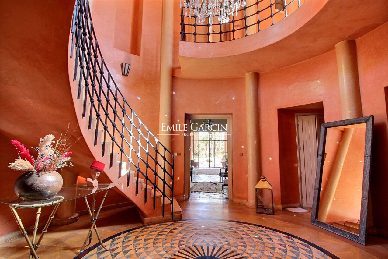 Propriété à vendre, réalisée par l'architecte Bill Willis en plein coeur de la Palmeraie à Marrakech. - Emile Garcin Maroc - Image 4