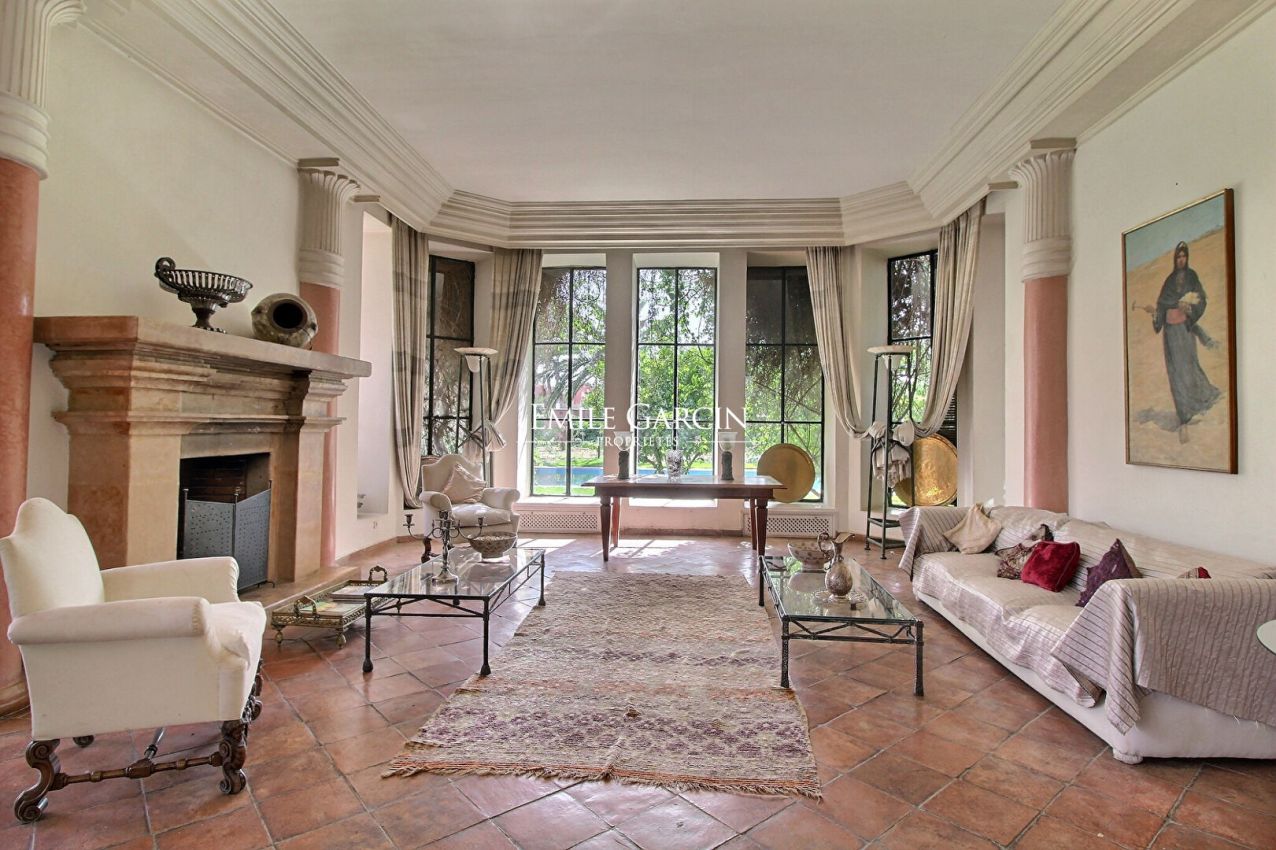 Propriété à vendre, réalisée par l'architecte Bill Willis en plein coeur de la Palmeraie à Marrakech. - Emile Garcin Maroc - Image 5