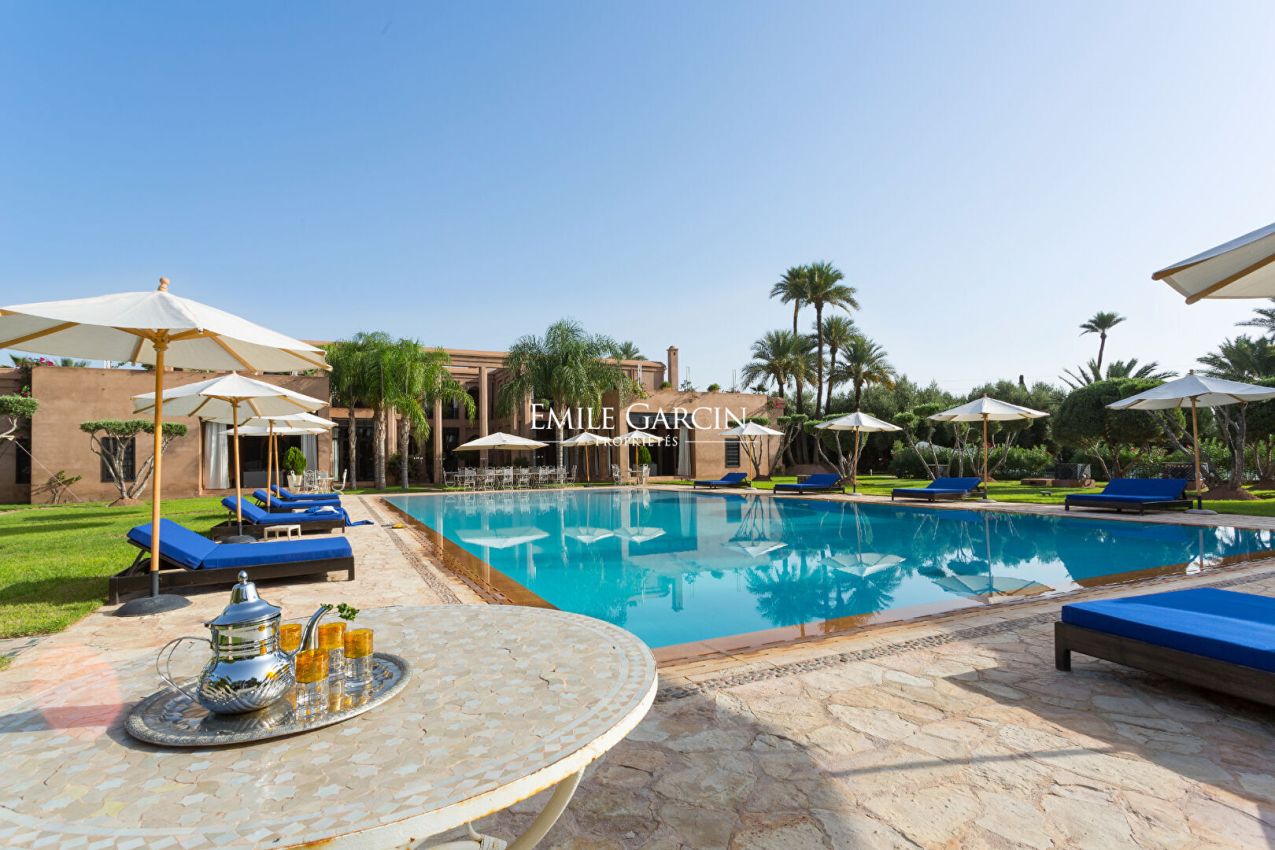 À louer superbe propriété de 11 chambres, à 20 minutes de Marrakech - Emile Garcin Maroc - Image 1