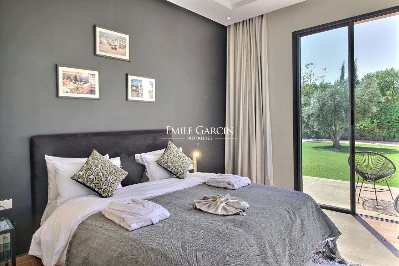 Jolie propriété contemporaine à louer à 20 minutes de Marrakech dans un domaine privé et sécurisé - Emile Garcin Maroc - Image 8