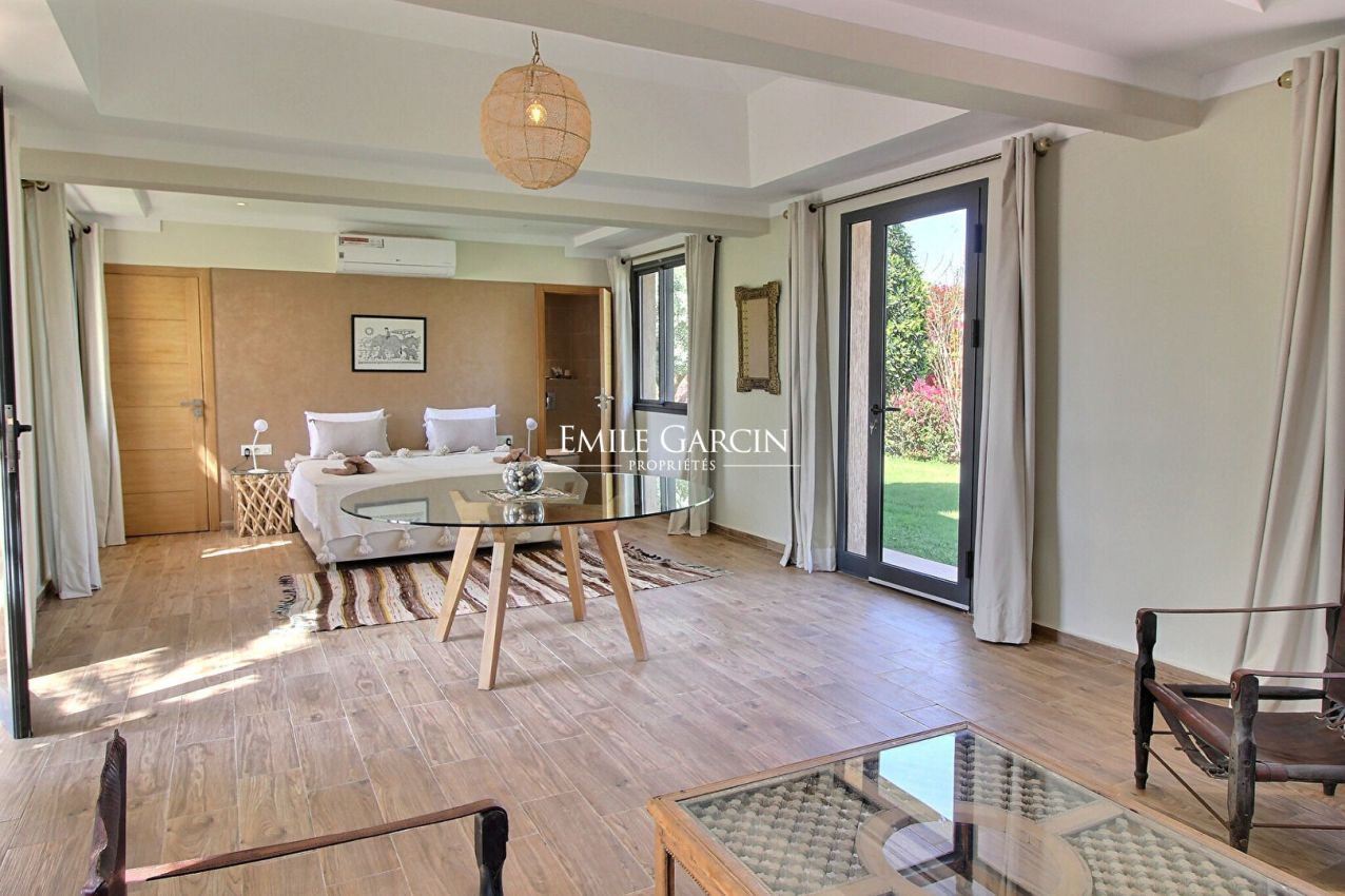 Jolie propriété contemporaine à louer à 20 minutes de Marrakech dans un domaine privé et sécurisé - Emile Garcin Maroc - Image 12