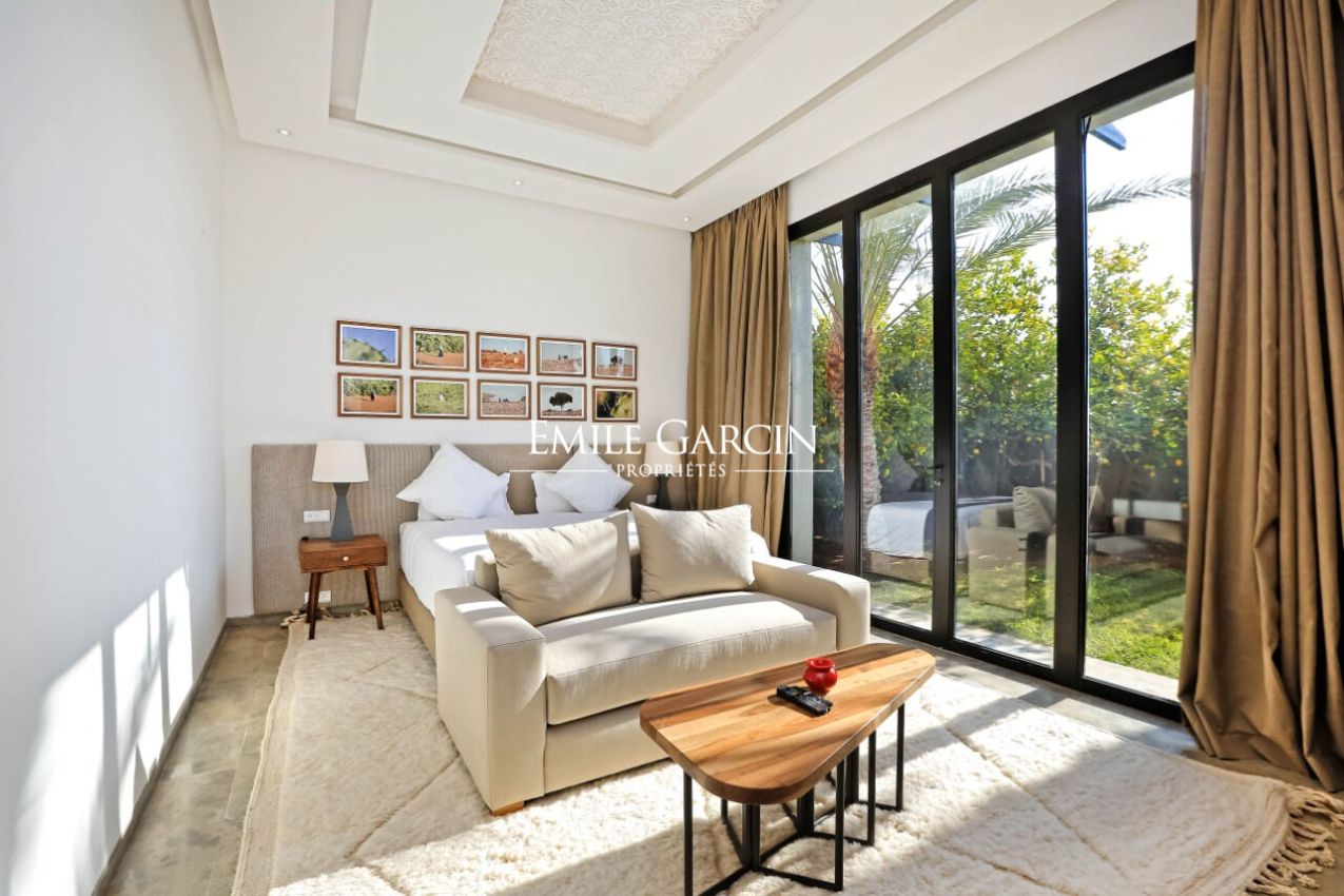 Belle villa contemporaine à louer dans la Palmeraie - Emile Garcin Maroc - Image 8