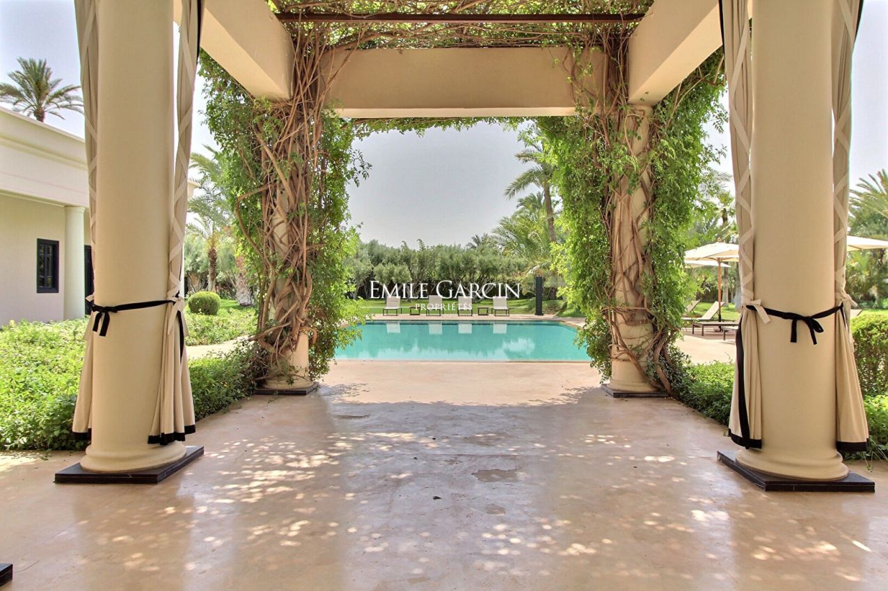 Propriété à louer dans un domaine privé à Bab Atlas à Marrakech - Emile Garcin Maroc - Image 9