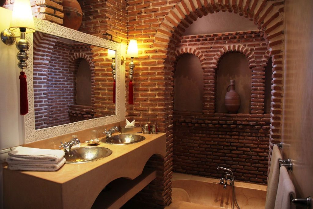 À louer Riad de 8 chambres idéalement situé dans la medina de Marrakech - Emile Garcin Maroc - Image 19