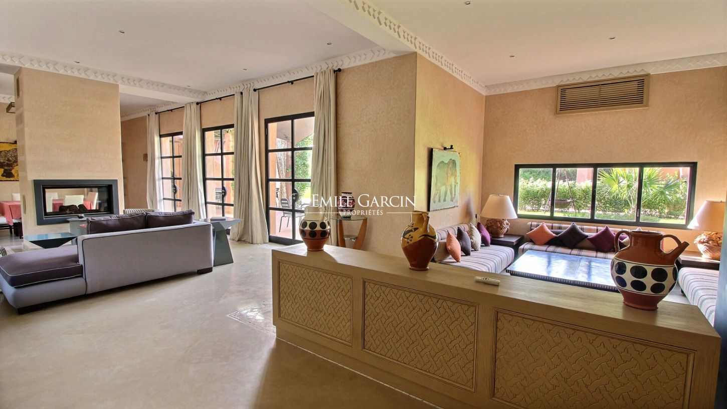 Superbe maison à vendre dans un domaine privé à Marrakech - Emile Garcin Maroc - Image 2